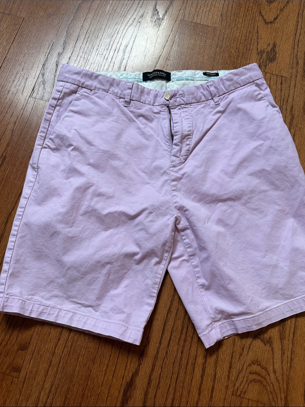 Scotch & Soda Men’s Lavender Flat-Front Shorts